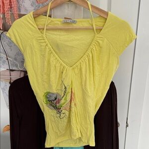 Esthis Yellow Short Sleeve Top with Artistic Embroidery